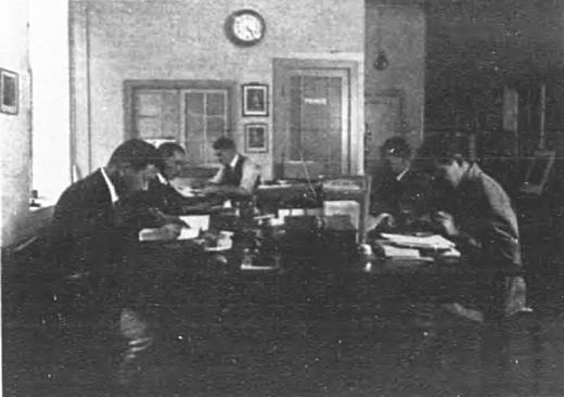 オリエンタル写真工業執務室1921.jpg