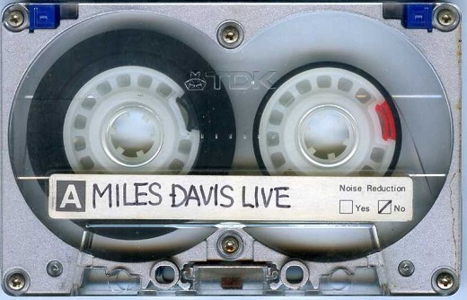 マイルスLIVEメタルテープ1985.jpg