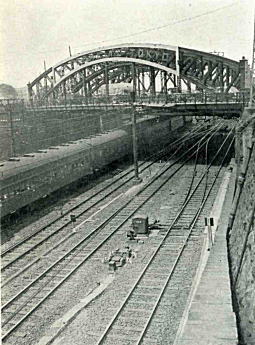 八つ山橋1950頃.jpg