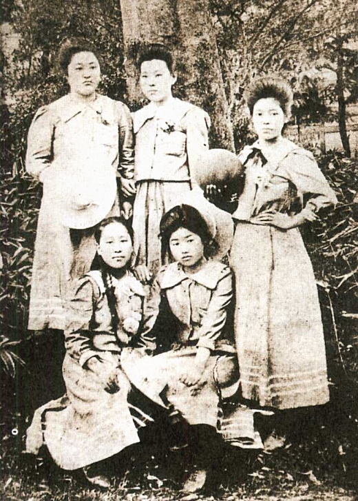 日本女子大学生1903頃.jpg