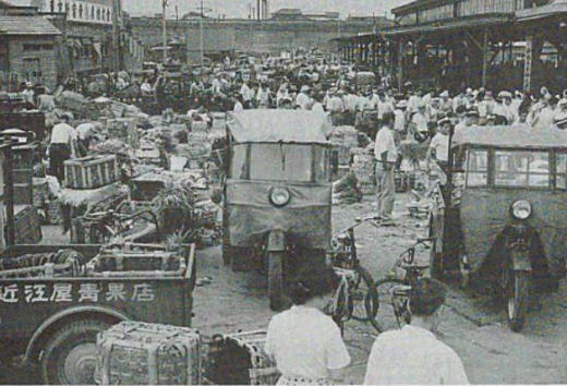 淀橋市場内部1950年代.jpg