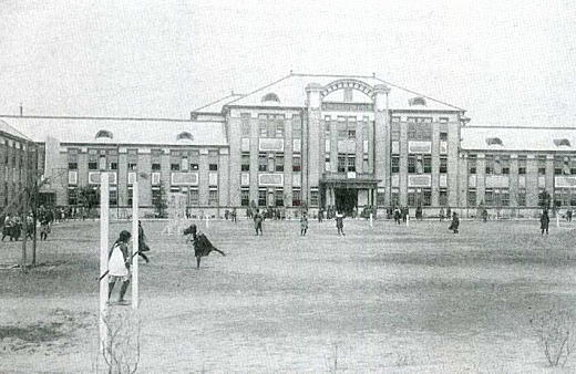 第五高女本校舎1924.jpg