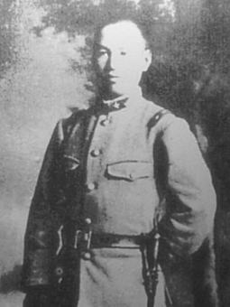 蒋介石(高田野砲兵第19連隊)1910頃.jpg